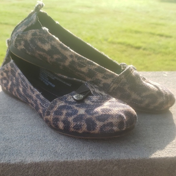 Mad Love Shoes - Cheetah slip on shoes